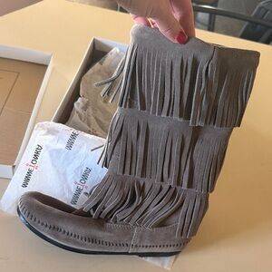 Minnetonka Beige Shoe Box